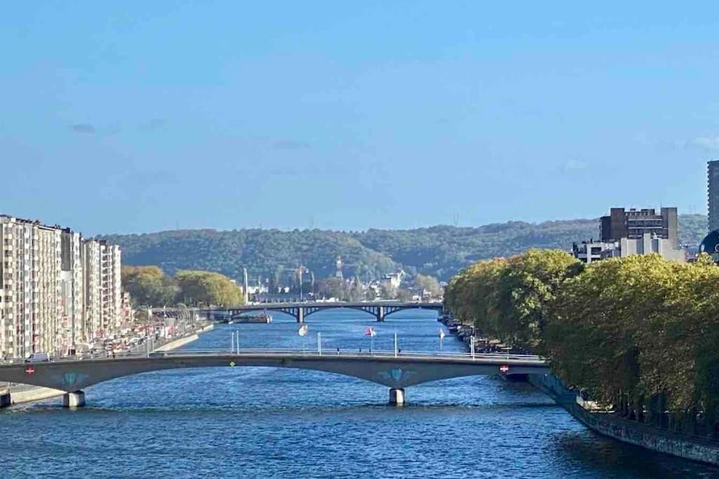 Le Neuvice - Place Du Marche, Quais, Bueren 列日 外观 照片
